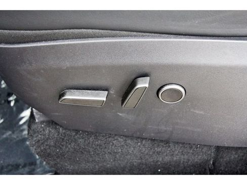 Used 2025 Tesla Model Y Long Range RWD image 23
