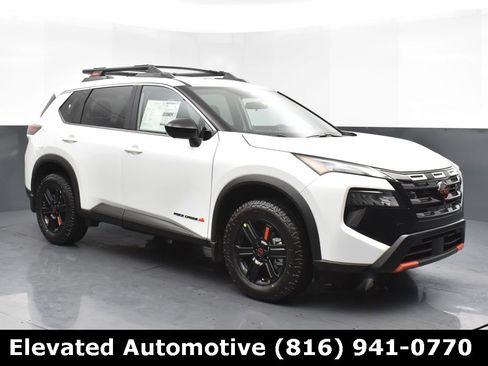 Certified 2025 Nissan Rogue SV image 1