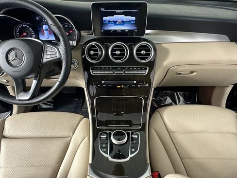 Used 2019 Mercedes-Benz GLC 300 GLC 300 4MATIC Sport Utility 4 image 37