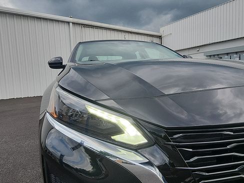Used 2024 Nissan Altima 2.5 SV w/ SV Premium Package FWD image 12