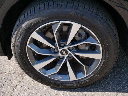 Used 2023 Audi Q5 2.0T Premium w/ Convenience Package AWD/4WD image 15