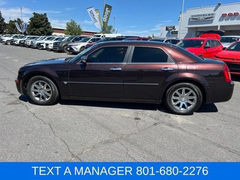 Used 2005 Chrysler 300 C w/ Protection Group II RWD image 2