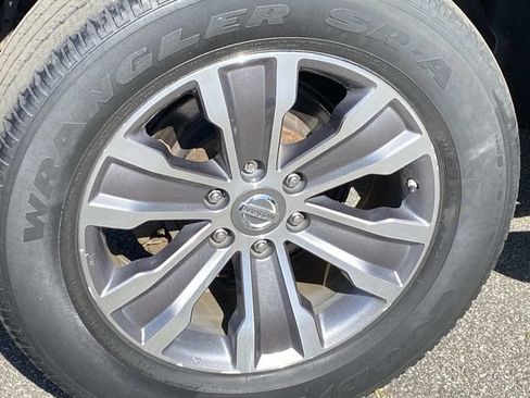 Used 2019 Nissan Titan SL AWD/4WD image 30
