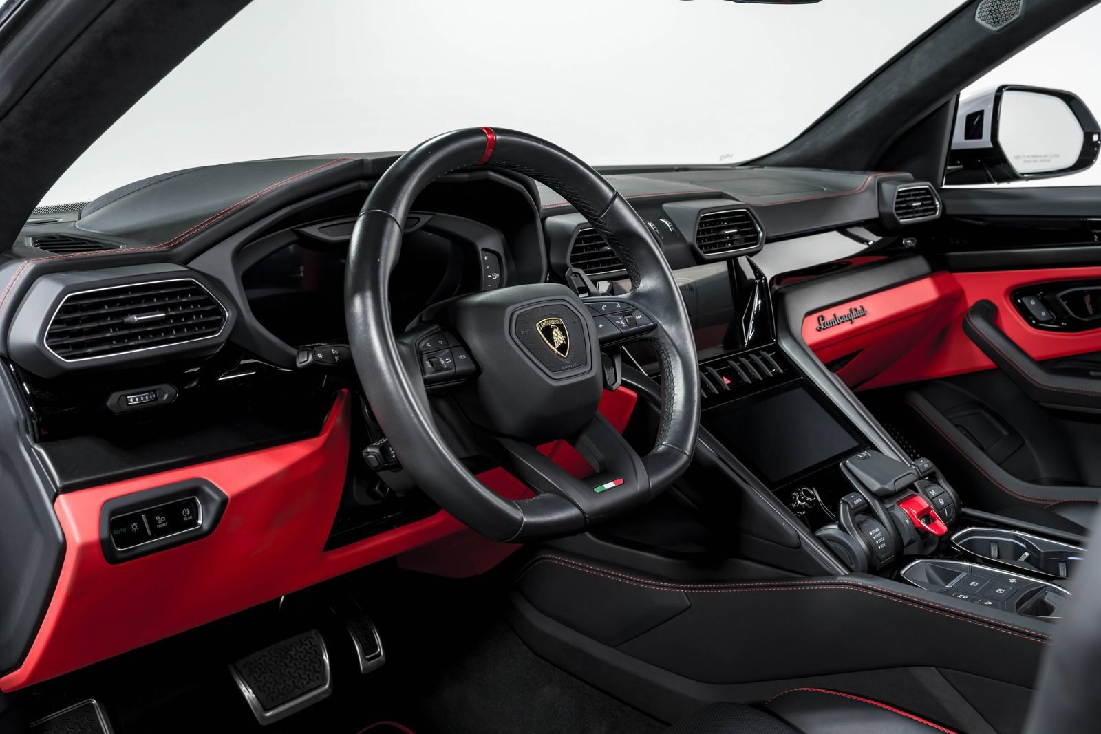 Used 2023 Lamborghini Urus S AWD/4WD image 14