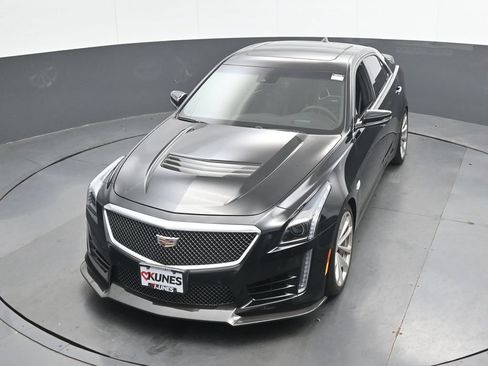 Used 2018 Cadillac CTS V w/ Carbon Fibre Package RWD image 38