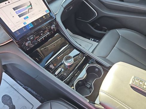 Used 2023 Jeep Grand Cherokee 4WD 4xe image 29