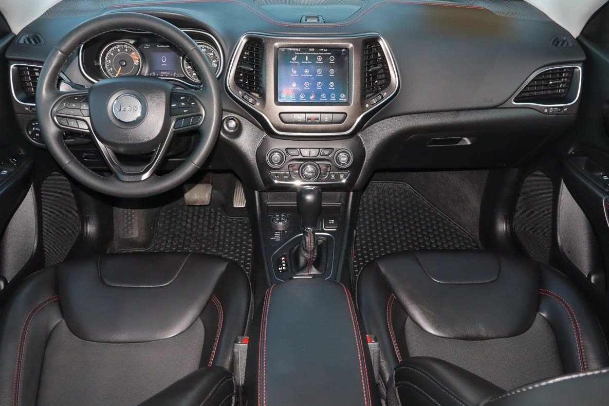 Used 2021 Jeep Cherokee Trailhawk w/ Comfort/Convenience Group AWD/4WD image 10