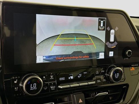Used 2023 Toyota Highlander Limited AWD/4WD image 13