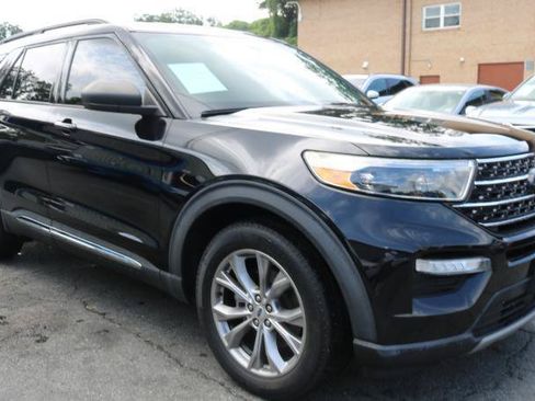 Used 2020 Ford Explorer XLT w/ Equipment Group 202A RWD image 3
