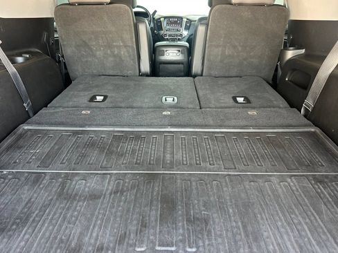Used 2018 Chevrolet Suburban LT w/ Luxury Package AWD/4WD image 18