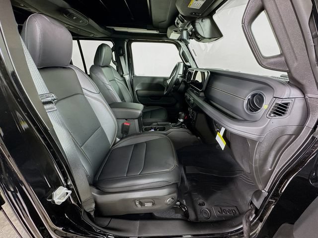 New 2026 Jeep Wrangler Unlimited Sahara AWD/4WD image 31