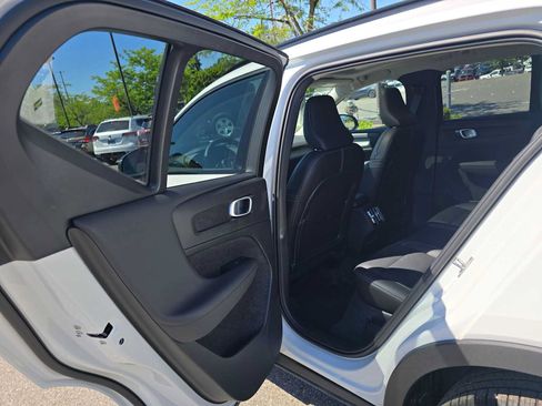Used 2026 Volvo XC40 B5 Plus w/ Climate Package AWD/4WD image 16