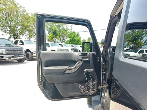 Used 2015 Jeep Wrangler Sport AWD/4WD image 11
