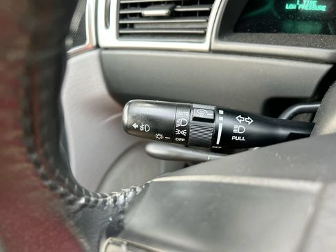Used 2008 Chrysler Pacifica Touring FWD image 18