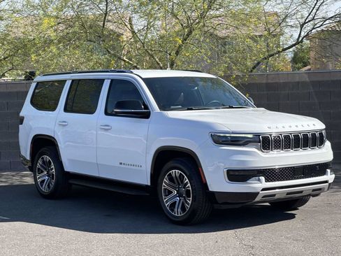 Used 2024 Jeep Wagoneer Series II w/ Flexible Seating Group AWD/4WD image 1