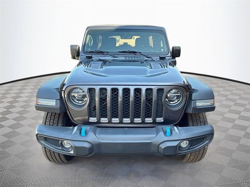 Used 2022 Jeep Wrangler Unlimited Rubicon 4xe image 2