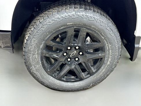 New 2026 Chevrolet Silverado 1500 Custom Trail Boss AWD/4WD image 32