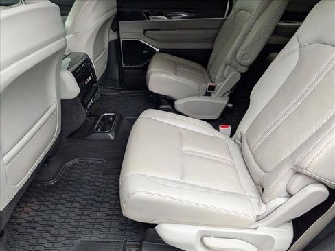 Used 2022 Jeep Wagoneer Series III w/ Premium Group I RWD image 18