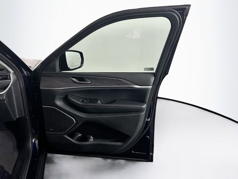 Used 2023 Jeep Grand Cherokee L Limited w/ Trailer Tow Group (B) image 34