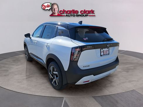 Used 2026 Nissan Kicks SV FWD image 4