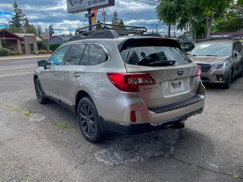 Used 2017 Subaru Outback 3.6R Limited AWD/4WD image 2