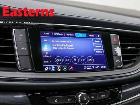 Used 2024 Buick Enclave Premium image 19