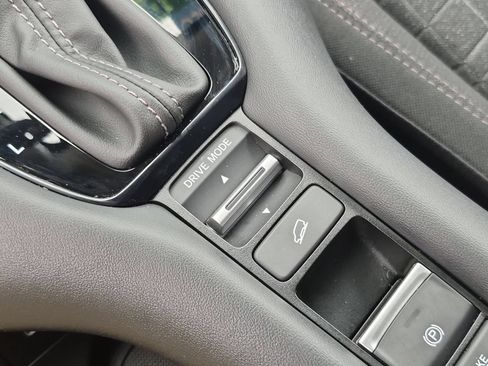 Used 2026 Honda HR-V LX image 24
