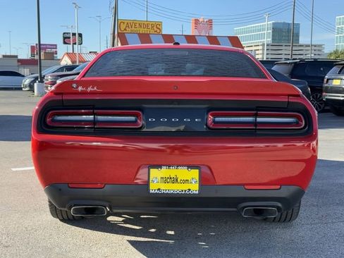 Used 2022 Dodge Challenger R/T image 6