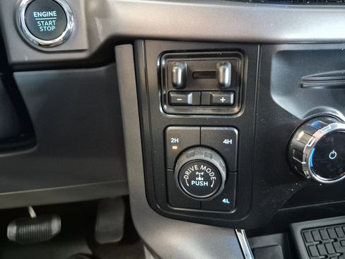 Used 2025 Ford F150 XLT w/ Equipment Group 302A MID image 31