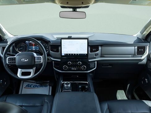 Used 2022 Ford Expedition XLT RWD image 16