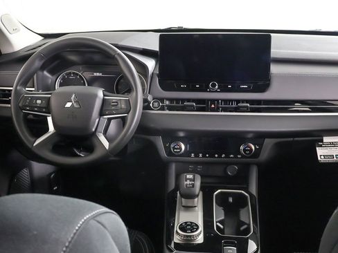 New 2026 Mitsubishi Outlander ES image 34