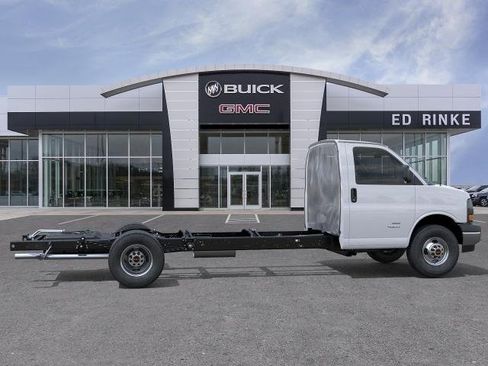 New 2026 GMC Savana 4500 w/ Power Convenience Package image 5