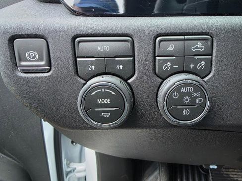 Used 2026 Chevrolet Silverado 1500 LTZ image 19