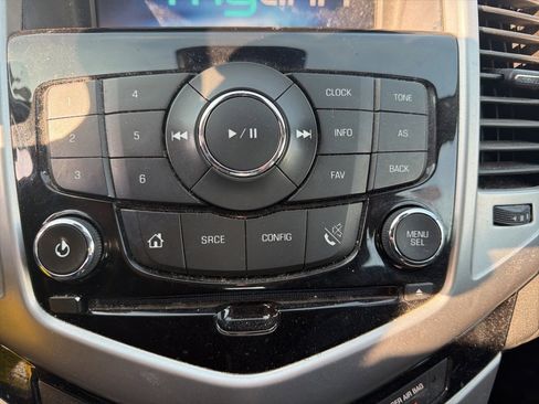 Used 2015 Chevrolet Cruze LT image 11