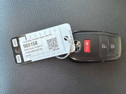 Used 2024 Toyota Tacoma SR5 image 33