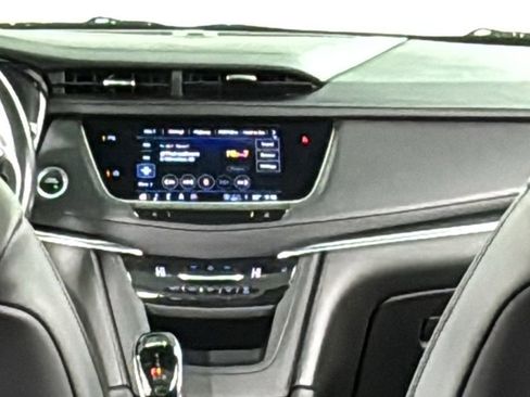 Used 2022 Cadillac XT5 Premium Luxury w/ LPO, Floor Liner Package AWD/4WD image 17