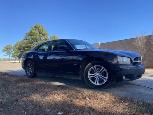 Used 2009 Dodge Charger SXT image 1