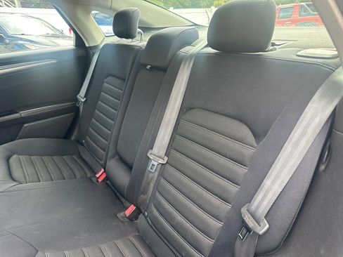 Used 2014 Ford Fusion SE image 12