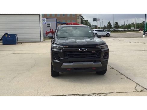 Used 2023 Chevrolet Colorado Z71 w/ Z71 Convenience Package 2 image 3