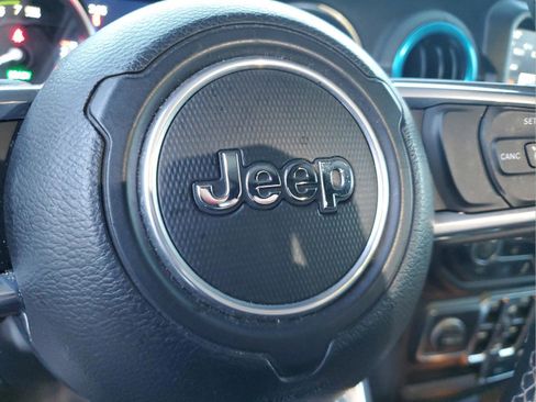 Used 2023 Jeep Wrangler Sahara image 31