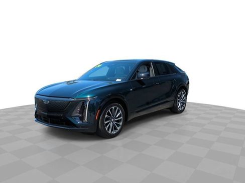 Used 2024 Cadillac Lyriq Sport w/ LPO, Floor Liner Package AWD/4WD image 5