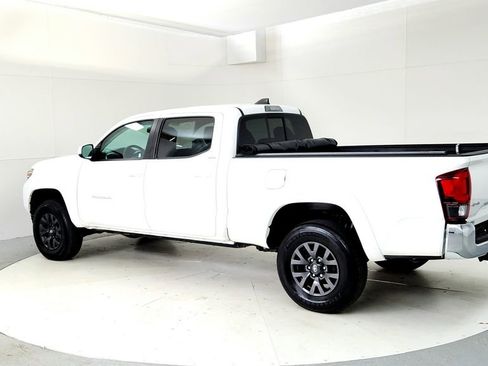 Certified 2023 Toyota Tacoma SR5 AWD/4WD image 4
