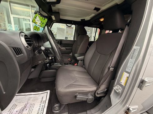 Used 2017 Jeep Wrangler Unlimited Sport AWD/4WD image 10