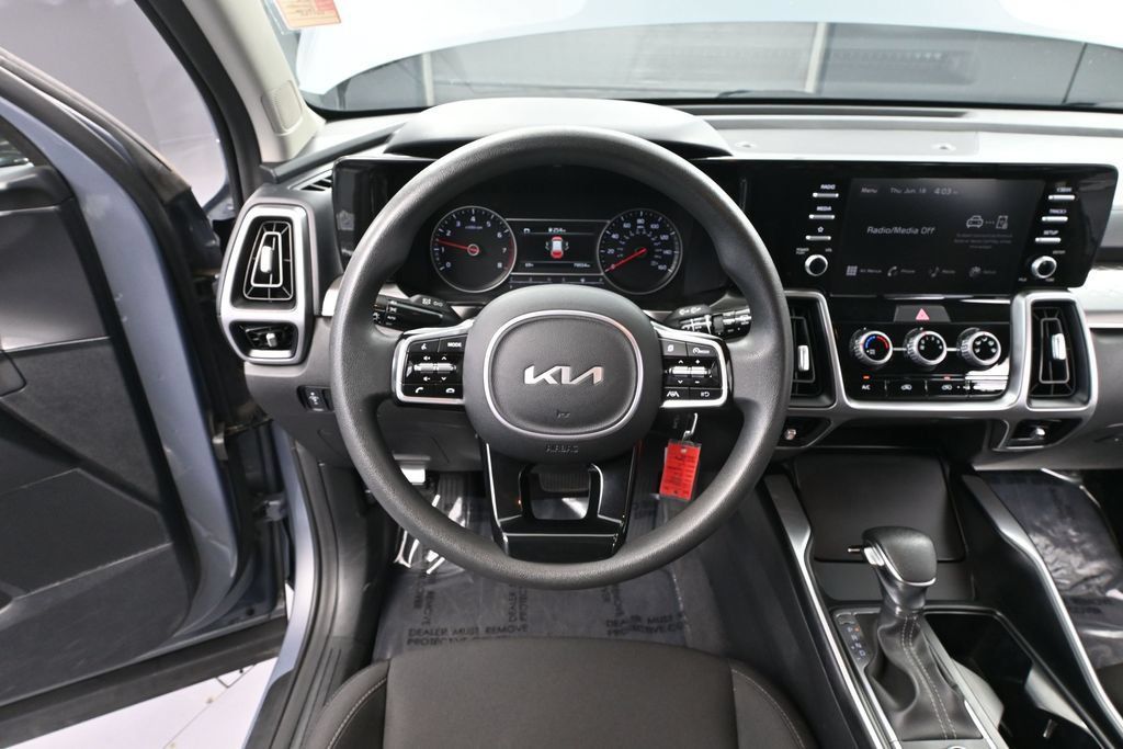 Used 2023 Kia Sorento LX AWD/4WD image 20