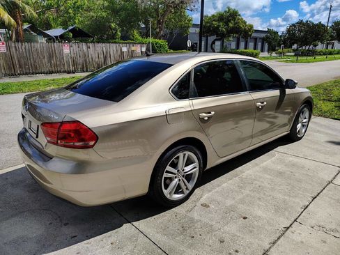 Used 2015 Volkswagen Passat TDI SE image 9