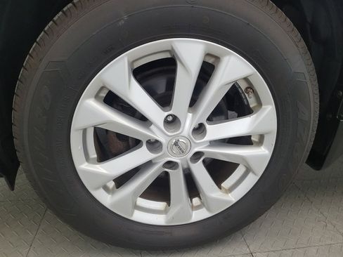 Used 2015 Nissan Rogue SV w/ SV Premium Package AWD/4WD image 31