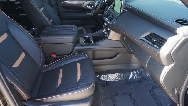 Used 2024 GMC Yukon AT4 w/ Technology Package AWD/4WD image 23