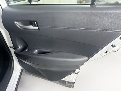 Used 2025 Toyota Corolla Cross XLE image 29