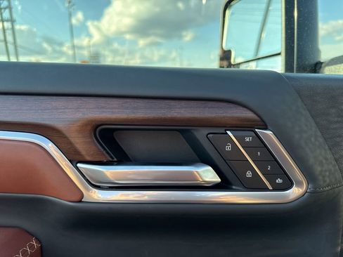 New 2026 GMC Sierra 2500 Denali Ultimate image 11