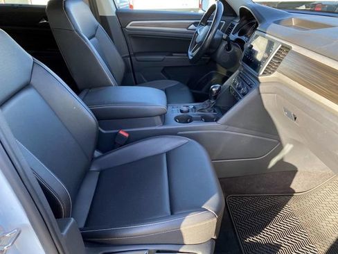 Used 2021 Volkswagen Atlas SE image 25